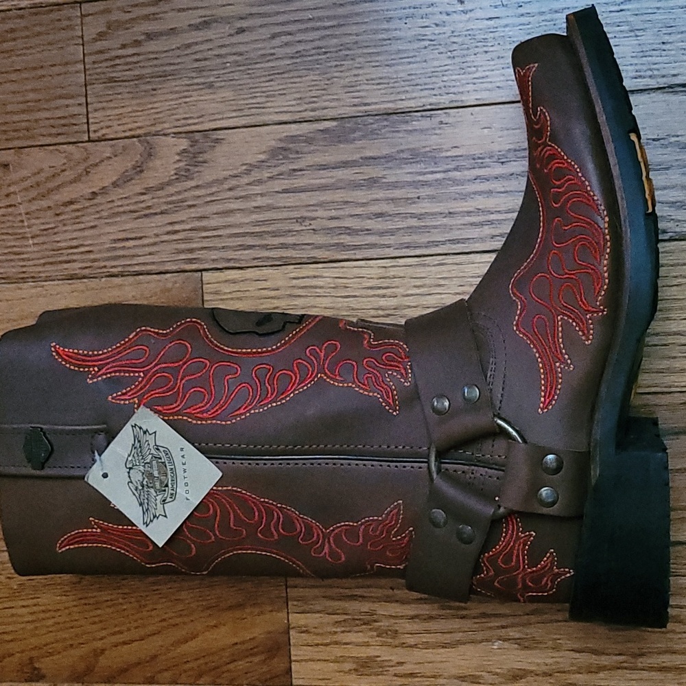 RARE NEW HARLEY BOOTS, VERY SHARP. SZ 7 MENS, SZ 8 WOMANS